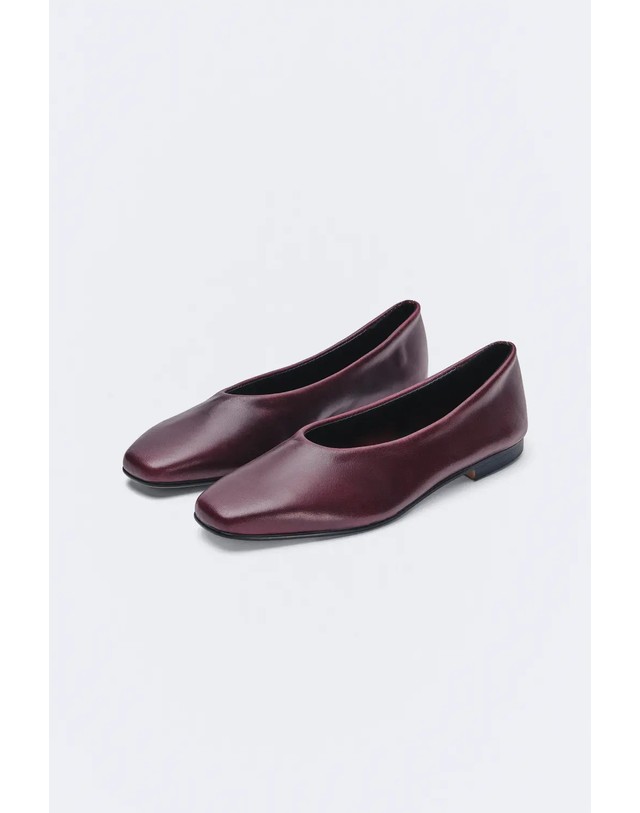 에쎄오에쎄 에세오에세 레더 포인티 발레리나 플랫 305286-1180 BURGUNDY 레드 착용컷