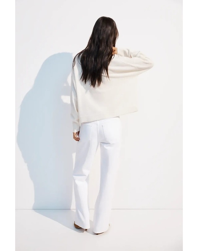 에쎄오에쎄 에세오에세 울 캐시미어 V넥 버튼 가디건 305193-1020 ECRU 아이보리 착용컷