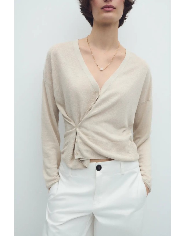 에쎄오에쎄 에세오에세 린넨 브이넥 버튼 가디건 304464-1050 NATURAL 아이보리 착용컷