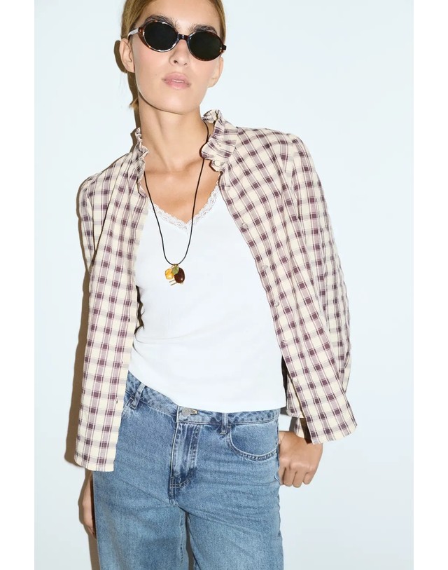 에쎄오에쎄 에세오에세 레이스 브이넥 슬림핏 민소매 탑 305557-1010 OFF WHITE 아이보리 착용컷