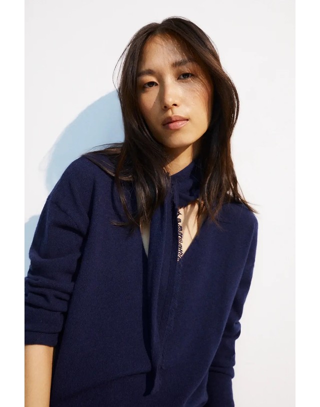 에쎄오에쎄 에세오에세 울 캐시미어 혼방 스카프 305200-1070 ROYAL BLUE 블루 착용컷