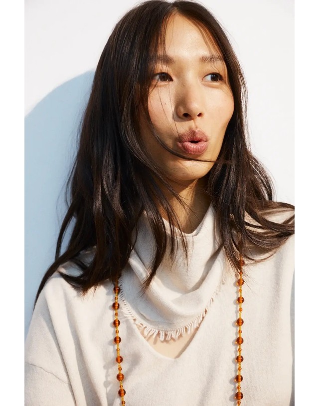 에쎄오에쎄 에세오에세 울 캐시미어 혼방 스카프 305200-1146 LIGHT TAUPE 베이지 착용컷