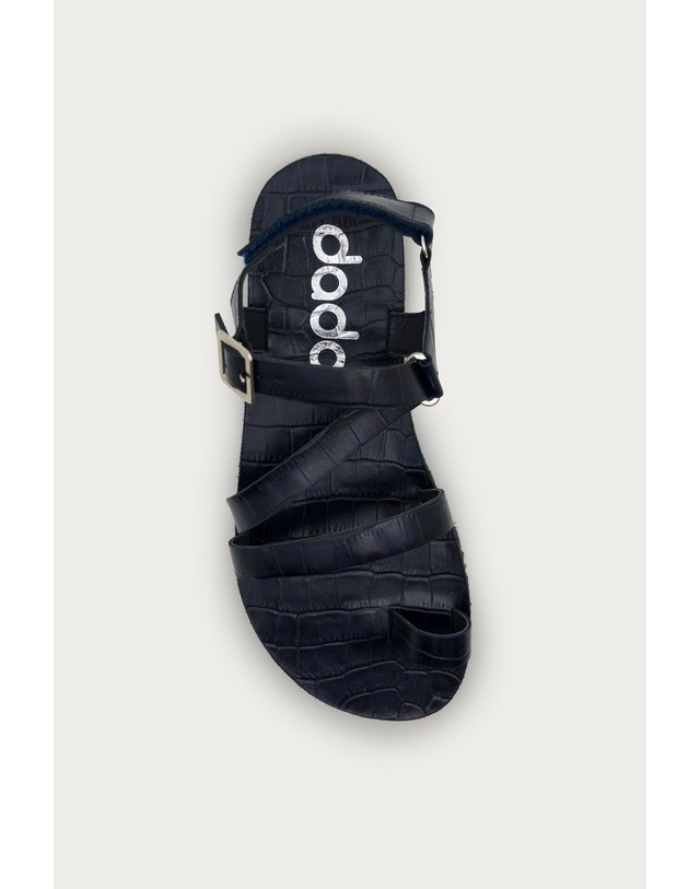 다다 다다 크로커다일 엠보싱 스트랩 샌들 senda-coco-dark-sea SEA 네이비 착용컷