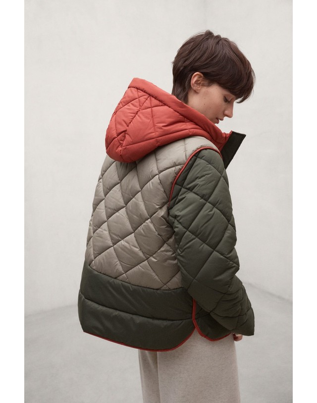 블루 바나나 에코알프 퀼팅 후드 컬러블록 패딩 자켓 MCWGAJKVERI00987W26 NUT 멀티컬러 착용컷