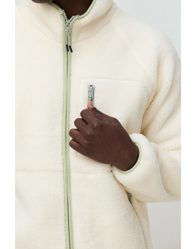 블루 바나나 블루바나나 트레킹 플리스 집업 자켓 AW26MG014FPJWH01 OFF WHITE 아이보리 착용컷