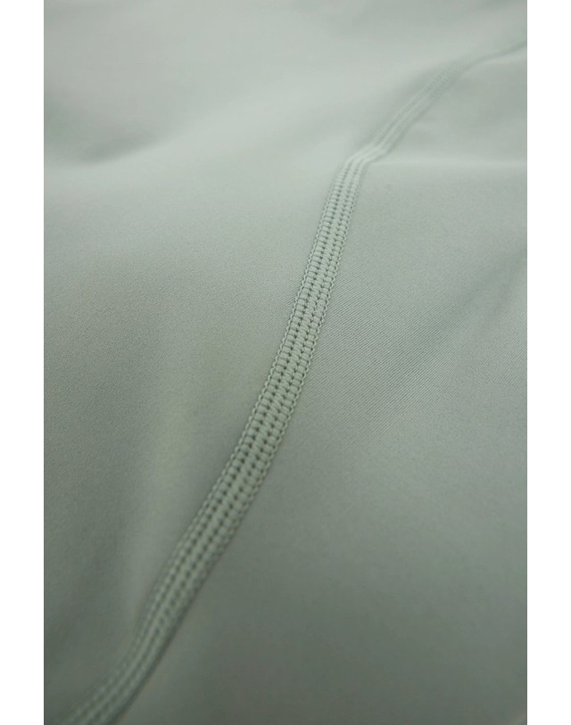 블루 바나나 블루바나나 워시드 액티브 스포츠 크롭 탑 SS26WG032WAEGR06 OLIVE GREEN 카키 착용컷
