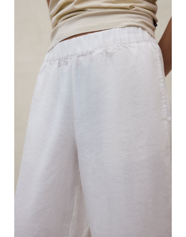 블루 바나나 에코알프 릴렉스핏 린넨 와이드 팬츠 MCWGAPAMOSSI0710S26 WHITE 화이트 착용컷