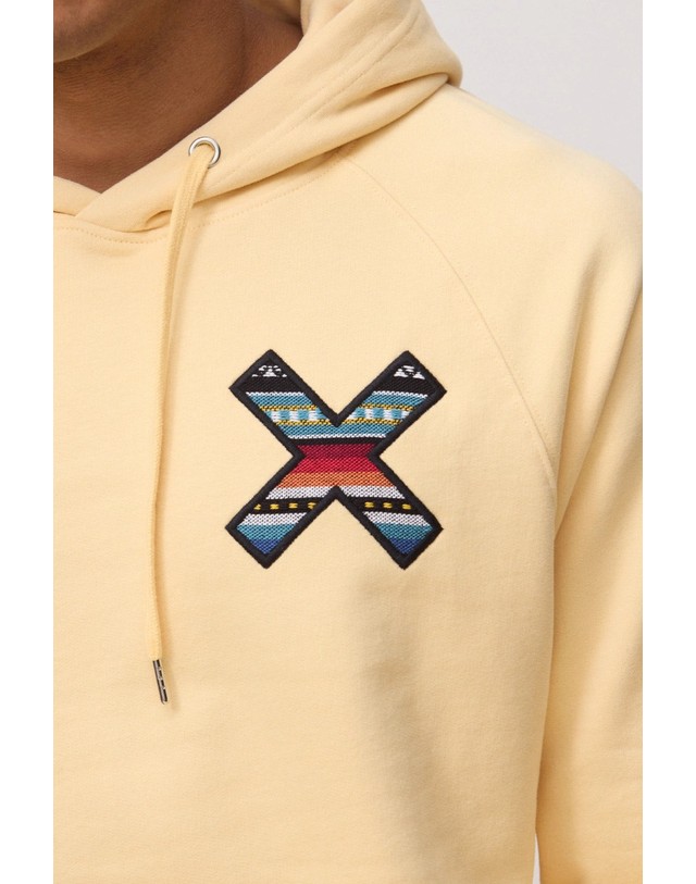 블루 바나나 블루바나나 클래식 레귤러핏 후드티 AW25UG016CLAYL03 LIGHT YELLOW 노랑 착용컷