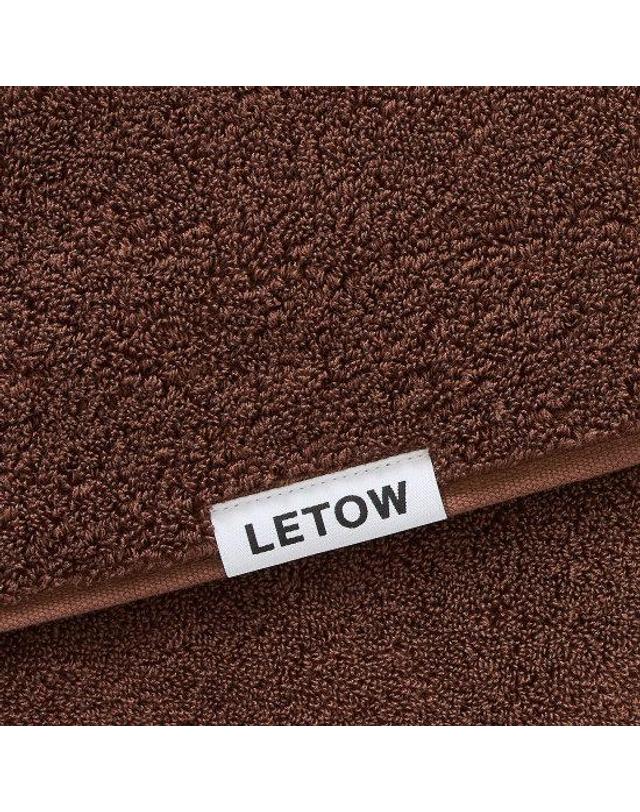 르토우 [르토우] 더코어40수 210g 페이스타월 월넛브라운 GIFT 3P 착용컷