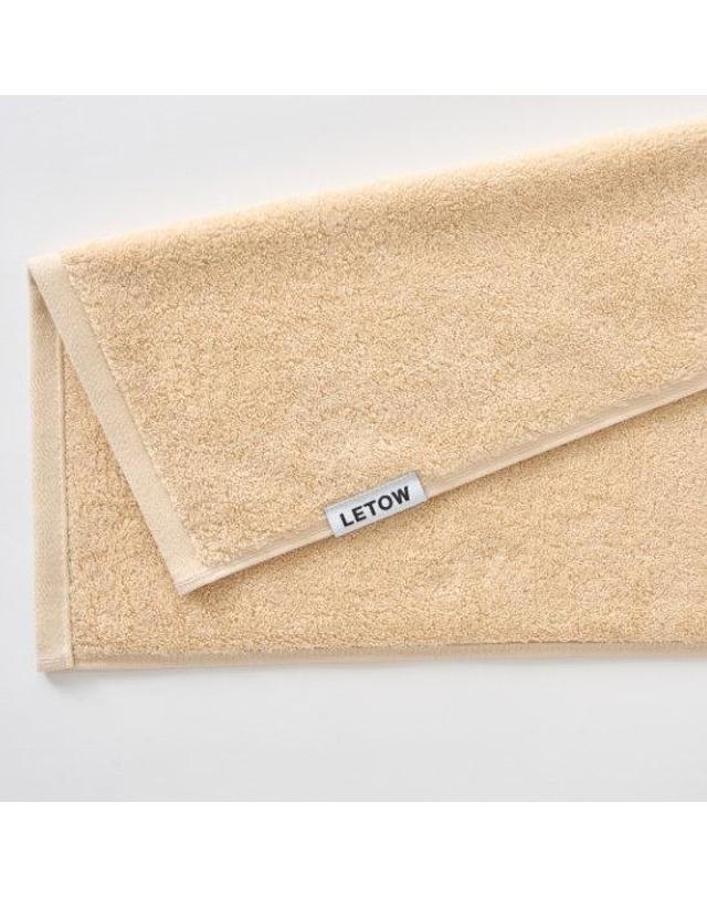르토우 [르토우] 더코어40수 210g 페이스타월 듄베이지 GIFT 5P 착용컷