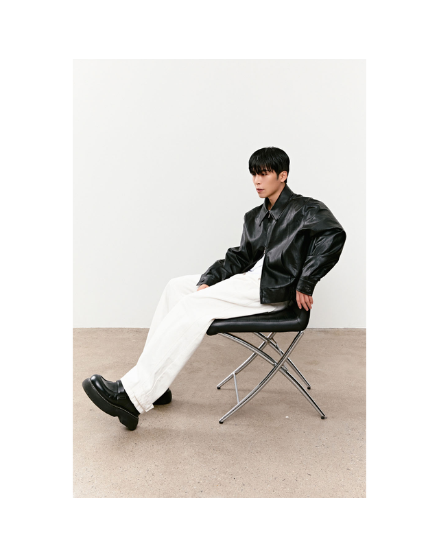플랙 플랙 (PLAC) x 깡스타일리스트 22FW 남성 의류 비건 레더 재킷 블랙 (PWTT3JKL80MOBK) 착용컷