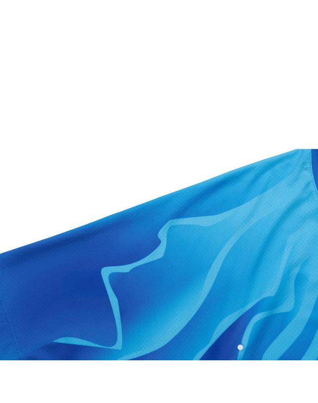 케이스위스 남성 루블레프 2026 호주 오픈 반팔 티 1KSTSSV003BL 착용컷