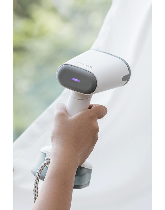 라쿠진 폴더블 스팀다리미 그레이 착용컷