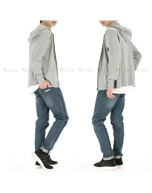 씨피 컴퍼니 씨피컴퍼니 렌즈와펜 20CMSS081A M94 CP컴퍼니 후드 집업 스웨트 셔츠 착용컷