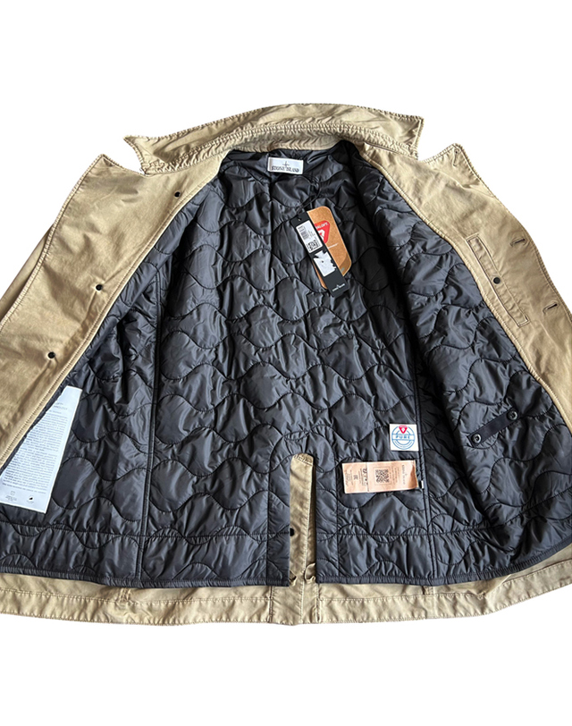스톤아일랜드 STONE ISLAND 스톤 아일랜드 트렌치코트 811542149 V0094 / 남성 경량 패딩 하프 코트 착용컷