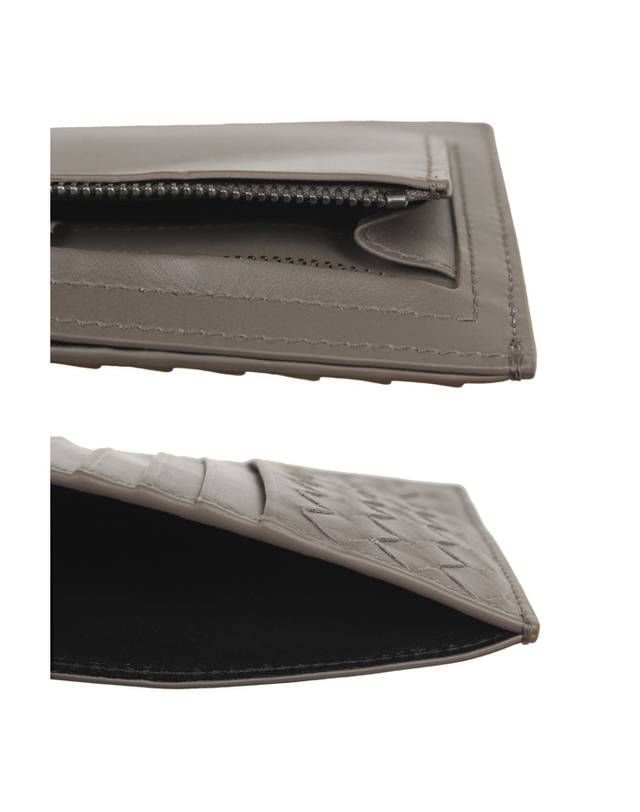 보테가 베네타 BOTTEGA VENETA 보테가 베네타 카드케이스 162156 VQ131 2905 LIGTH GREY / 남성 카드지갑 착용컷
