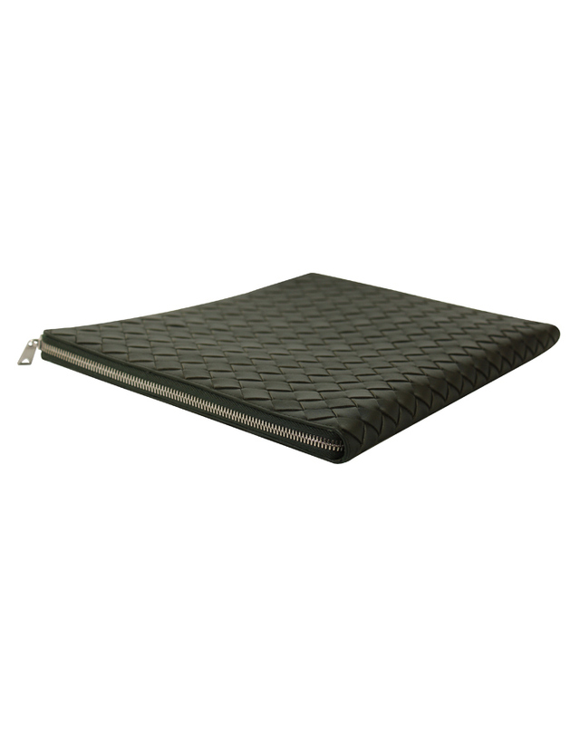 보테가 베네타 BOTTEGA VENETA 보테가 베네타 클러치 676591 V1EC1 3203 / 남성 클러치백 착용컷