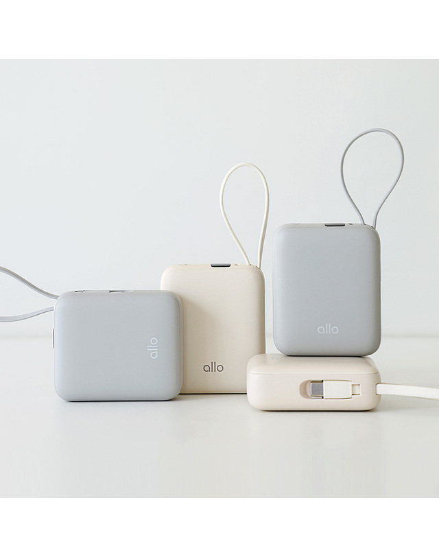 알로코리아 알로코리아 큐브 미니 초고속충전 일체형 보조배터리 35W 10000mAh 1001PPS 착용컷