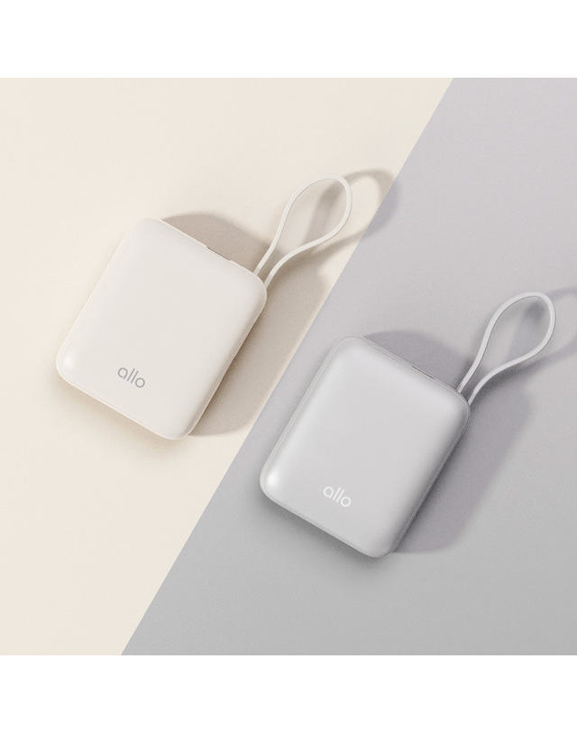 알로코리아 알로코리아 큐브 미니 초고속충전 일체형 보조배터리 35W 10000mAh 1001PPS 착용컷