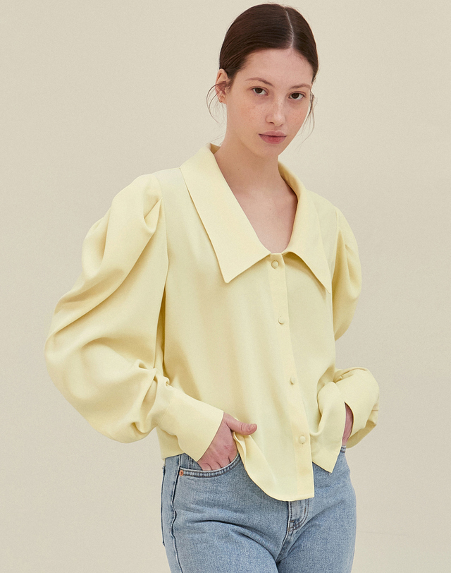 얀13 YAN COLLAR PUFF BLOUSE_CREAM 착용컷