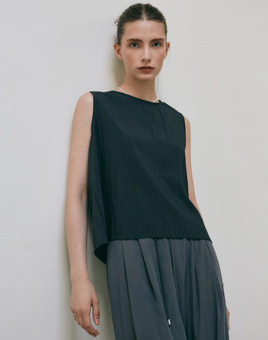 MINIMAL BACK SLIT SLEEVELESS_CHARCOAL