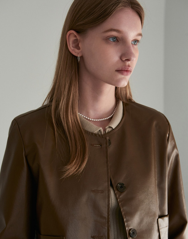 얀13 LEATHER ROUND JACKET_BROWN 착용컷