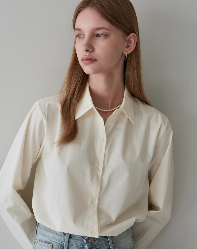얀13 ESSENTIAL STANDARD SHIRT_WHITE 착용컷