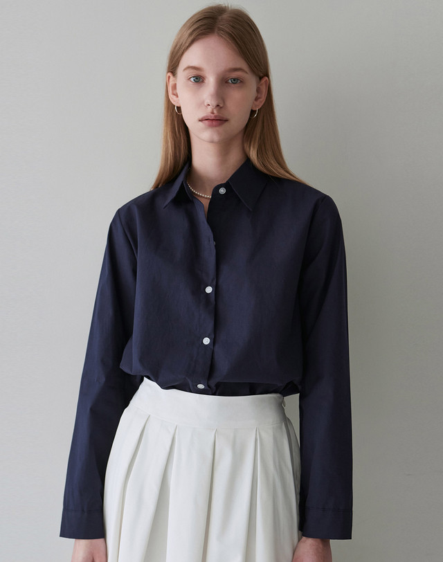 얀13 ESSENTIAL STANDARD SHIRT_NAVY 착용컷