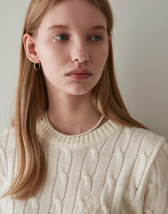 얀13 LOGO CABLE SHORT SLEEVE KNIT_IVORY 착용컷