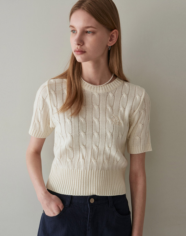 얀13 LOGO CABLE SHORT SLEEVE KNIT_IVORY 착용컷
