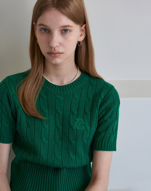 얀13 LOGO CABLE SHORT SLEEVE KNIT_IVORY 착용컷