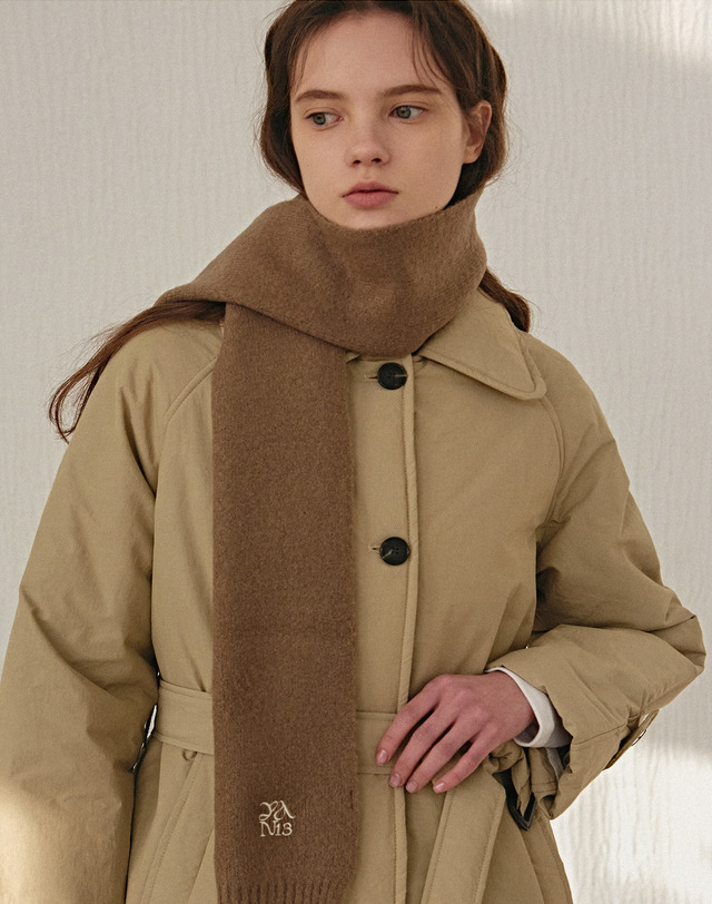 얀13 MINIMAL SOFT MUFFLER_BEIGE 착용컷