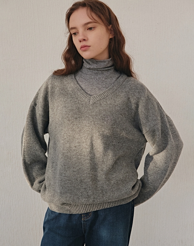 얀13 MINIMAL PULLOVER KNIT_INDI BEIGE 착용컷