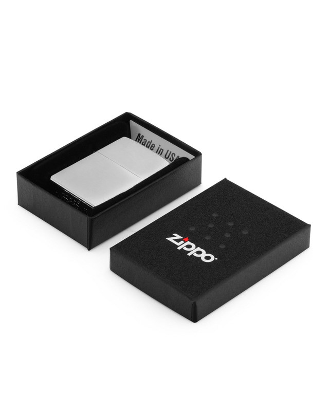 지포 지포 ZP200 클래식 브러시드 크롬 라이터 착용컷