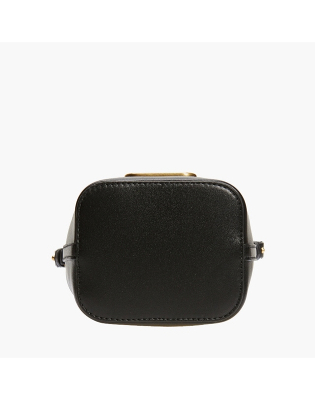 발렌티노 [VALENTINO] V 로고 시그니쳐 미니 드로우스트링백 5W2P0Z44 VNL 0NO 착용컷