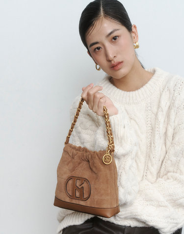 [H20]스웨이드 베이지 레더 퀼팅 체인 호보 숄더백 S