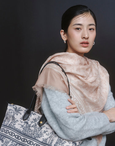 [뜨왈드주이] Toile de Jouy 베이지 울 롱 스카프