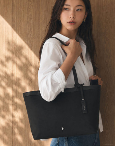 [주목아이템][온라인단독]블랙 나일론 숄더백