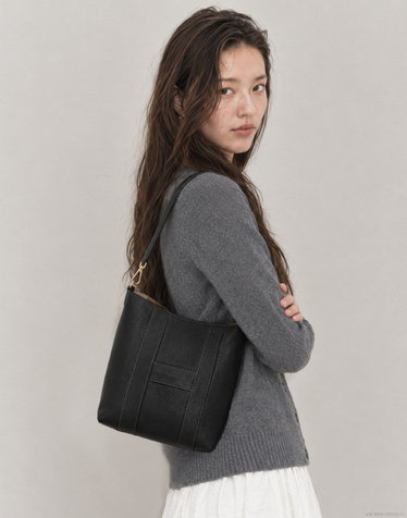 [H-BAG] 시그니처 H 블랙 레더 호보 숄더백