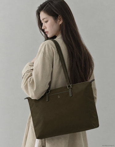 [아이코닉] 다크브라운 나일론 쇼퍼백