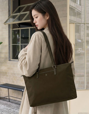 [아이코닉] 다크브라운 나일론 쇼퍼백