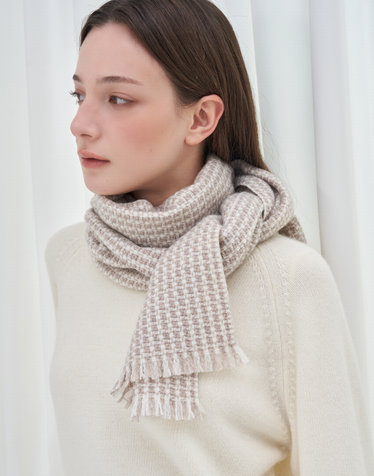 [Cashmere Blended] 베이지 로고장식 울캐시미어혼방 머플러