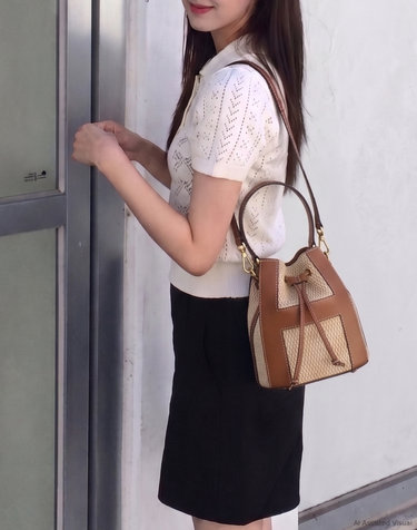 브라운 로고패치 가죽 토트백