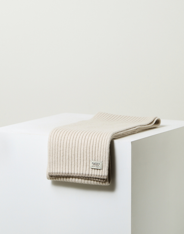 헤지스 액세서리 [Cashmere Blended] 베이지 라인배색 울캐시미어 머플러 착용컷