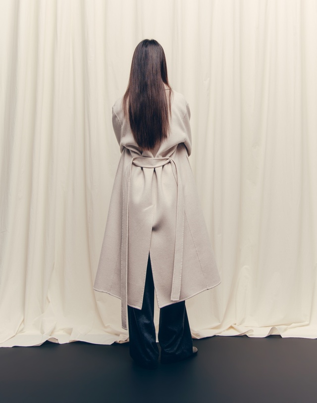 히스 헤지스 우먼 [고준희PICK][HIS WOMEN] 오트밀 아이보리 《CASHMERE 10》 핸드메이드 벨티드 더블 롱코트 착용컷