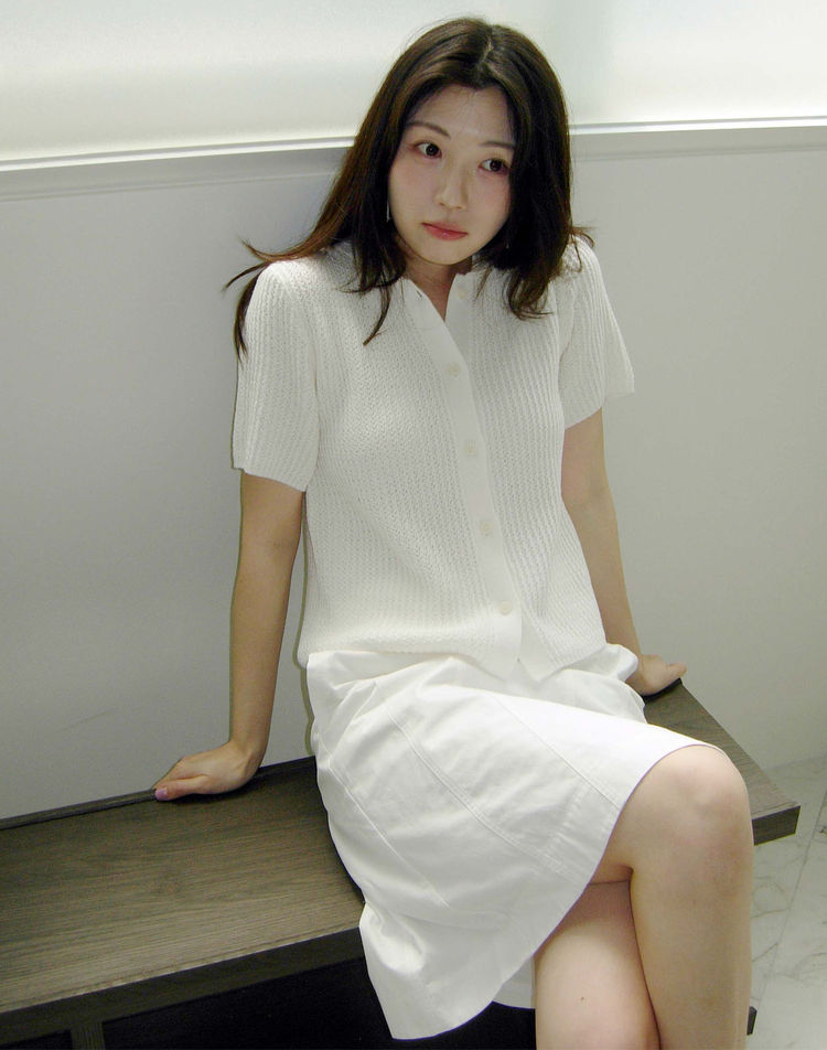 아이보리 카라 니트 가디건