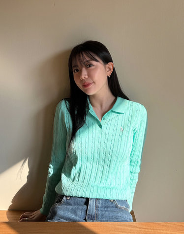 그린 케이블 긴소매 카라 스웨터