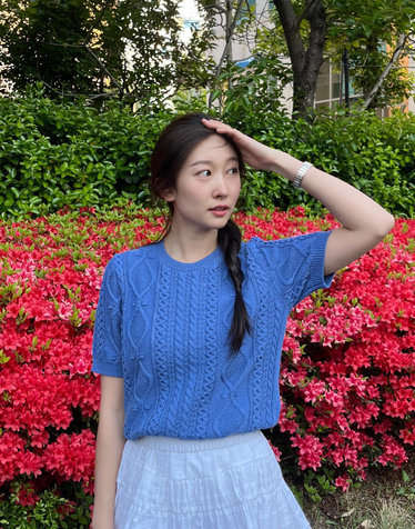 블루 크로쉐 반소매 라운드넥 스웨터