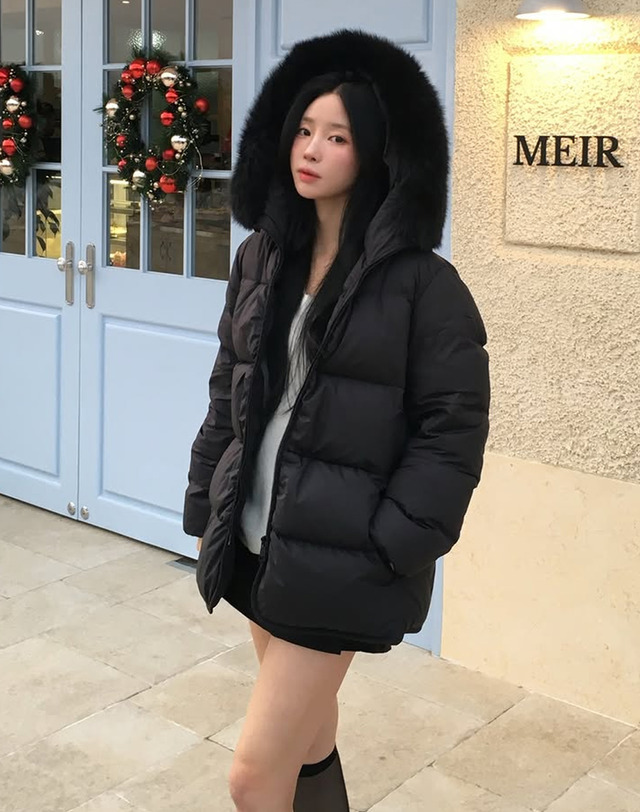 헤지스 여성 [폭스FUR][구스다운]차콜그레이 탈착 카라 하프 중량다운 점퍼 차콜 그레이 착용컷
