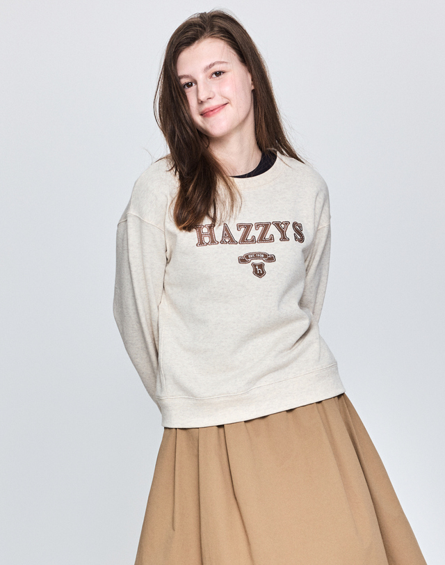 헤지스 여성 아이보리 맨투맨 티셔츠 착용컷
